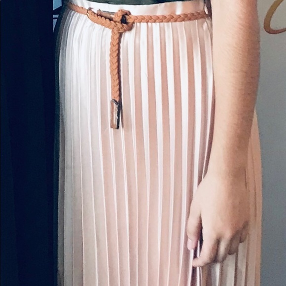 Beige Satin Pleated Skirt - Picture 4 of 4